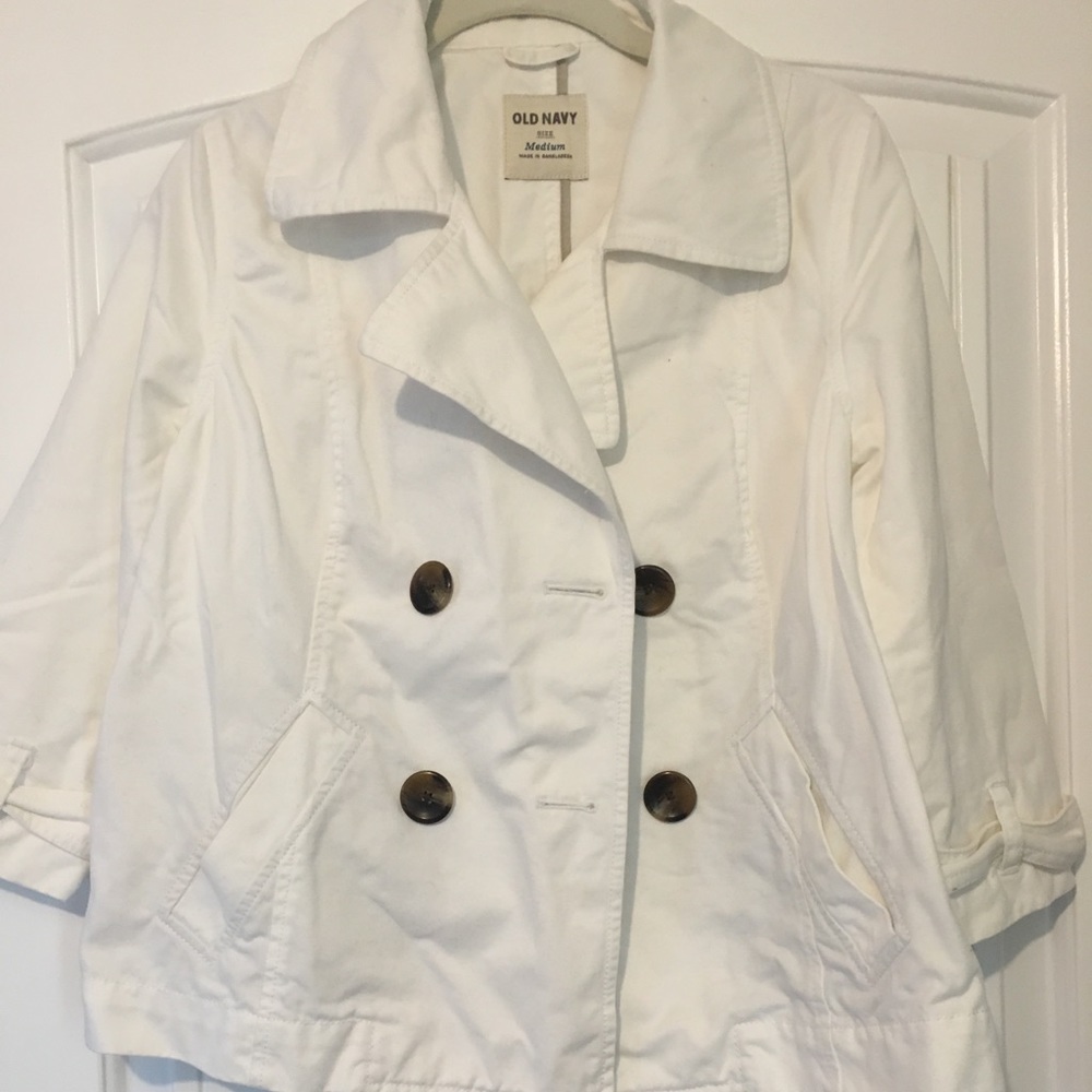 Women’s White Jacket or Blazer